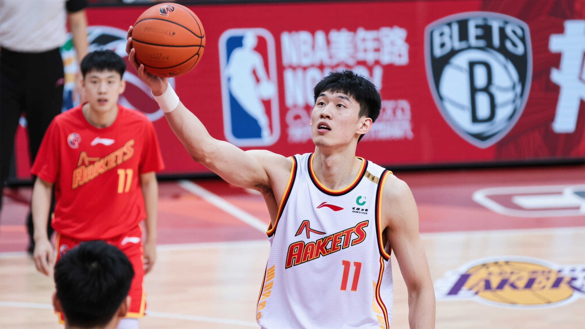 河中留下浓